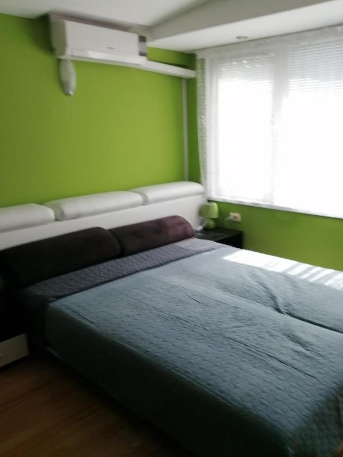 Center And Apartment *