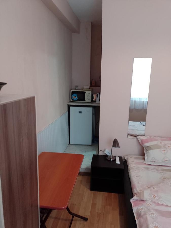 Center And Apartment *